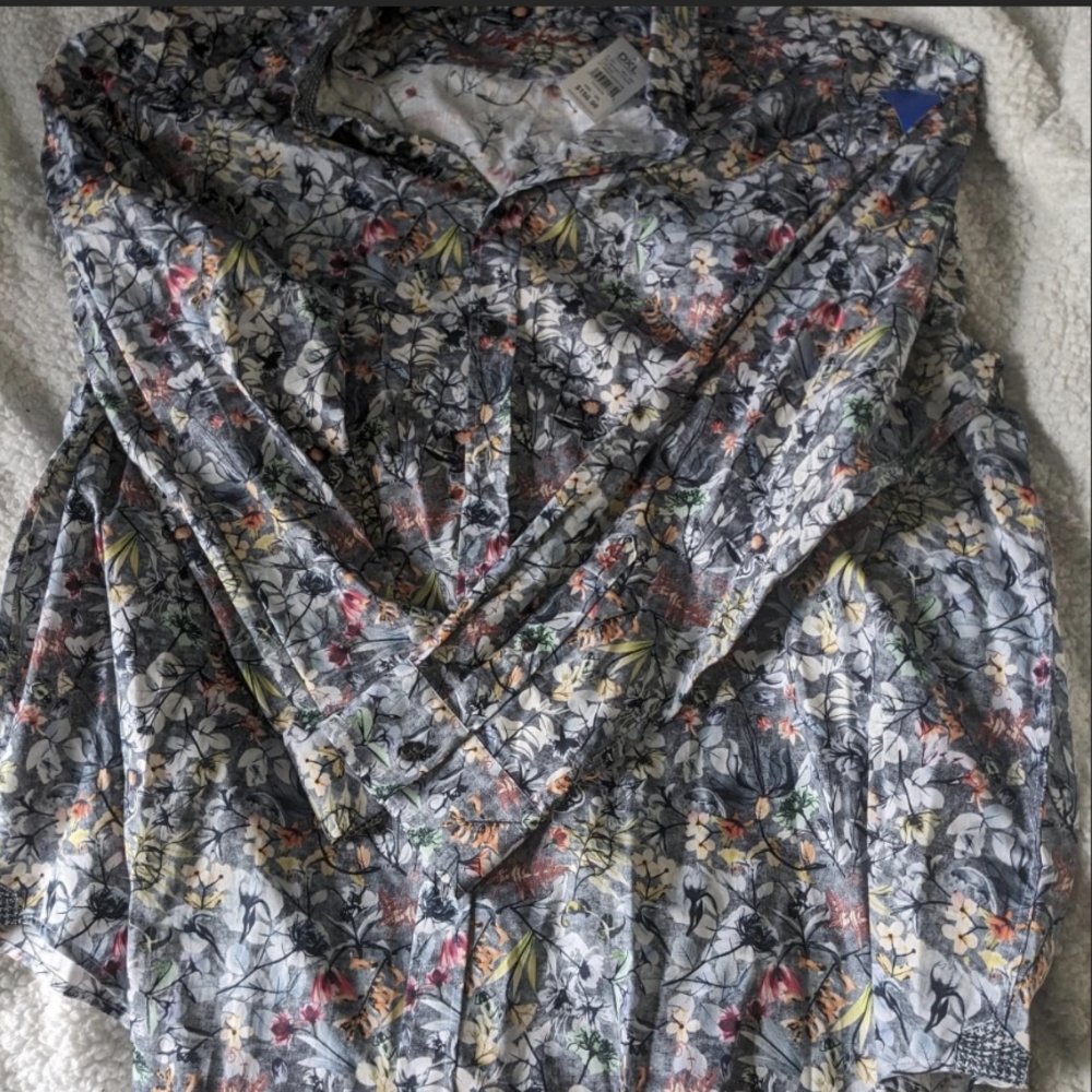 NWT Robert Graham Floral shirt